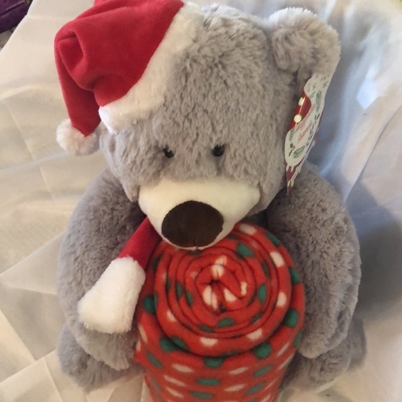 Silver one Huggable Friends with fleece throw - Picture 5 of 6